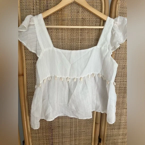 Sadie & Sage Boutique Cowrie Shell White Top - Picture 1 of 5